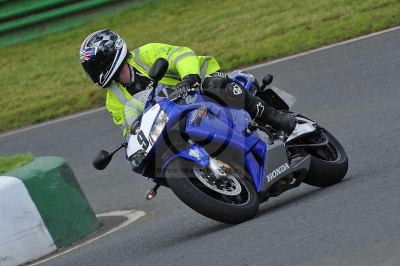 Mallory park Leicestershire;Mallory park photographs;Motorcycle action photographs;classic bikes;event digital images;eventdigitalimages;mallory park;no limits trackday;peter wileman photography;vintage bikes;vintage motorcycles;vmcc festival 1000 bikes