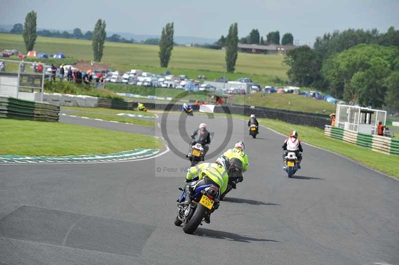 Mallory park Leicestershire;Mallory park photographs;Motorcycle action photographs;classic bikes;event digital images;eventdigitalimages;mallory park;no limits trackday;peter wileman photography;vintage bikes;vintage motorcycles;vmcc festival 1000 bikes