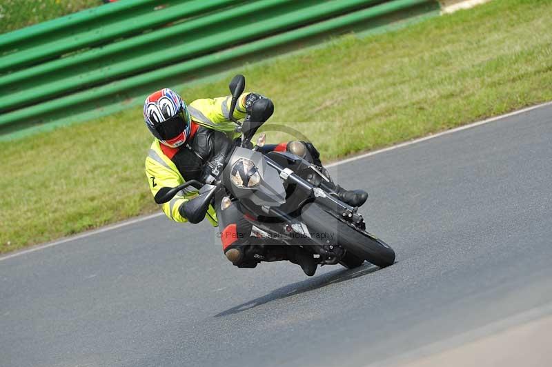 Mallory park Leicestershire;Mallory park photographs;Motorcycle action photographs;classic bikes;event digital images;eventdigitalimages;mallory park;no limits trackday;peter wileman photography;vintage bikes;vintage motorcycles;vmcc festival 1000 bikes