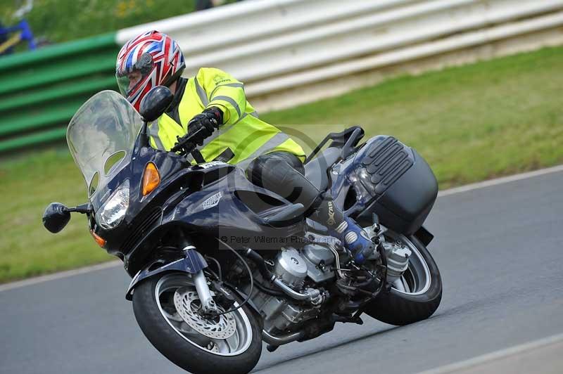 Mallory park Leicestershire;Mallory park photographs;Motorcycle action photographs;classic bikes;event digital images;eventdigitalimages;mallory park;no limits trackday;peter wileman photography;vintage bikes;vintage motorcycles;vmcc festival 1000 bikes