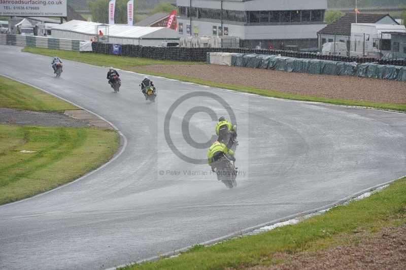 Mallory park Leicestershire;Mallory park photographs;Motorcycle action photographs;classic bikes;event digital images;eventdigitalimages;mallory park;no limits trackday;peter wileman photography;vintage bikes;vintage motorcycles;vmcc festival 1000 bikes