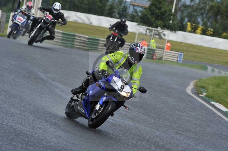 Mallory park Leicestershire;Mallory park photographs;Motorcycle action photographs;classic bikes;event digital images;eventdigitalimages;mallory park;no limits trackday;peter wileman photography;vintage bikes;vintage motorcycles;vmcc festival 1000 bikes