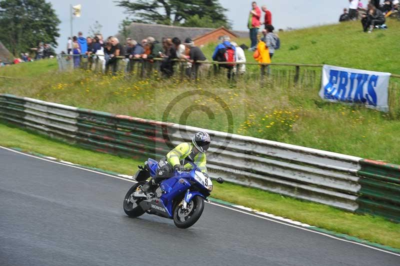 Mallory park Leicestershire;Mallory park photographs;Motorcycle action photographs;classic bikes;event digital images;eventdigitalimages;mallory park;no limits trackday;peter wileman photography;vintage bikes;vintage motorcycles;vmcc festival 1000 bikes