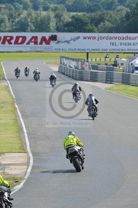 Mallory park Leicestershire;Mallory park photographs;Motorcycle action photographs;classic bikes;event digital images;eventdigitalimages;mallory park;no limits trackday;peter wileman photography;vintage bikes;vintage motorcycles;vmcc festival 1000 bikes