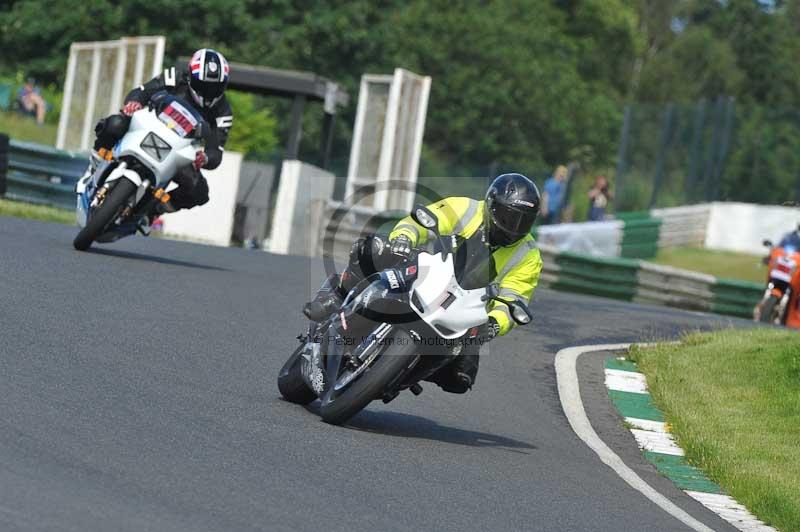 Mallory park Leicestershire;Mallory park photographs;Motorcycle action photographs;classic bikes;event digital images;eventdigitalimages;mallory park;no limits trackday;peter wileman photography;vintage bikes;vintage motorcycles;vmcc festival 1000 bikes