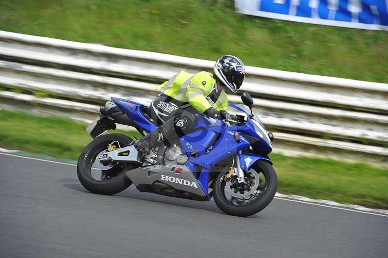 Mallory park Leicestershire;Mallory park photographs;Motorcycle action photographs;classic bikes;event digital images;eventdigitalimages;mallory park;no limits trackday;peter wileman photography;vintage bikes;vintage motorcycles;vmcc festival 1000 bikes