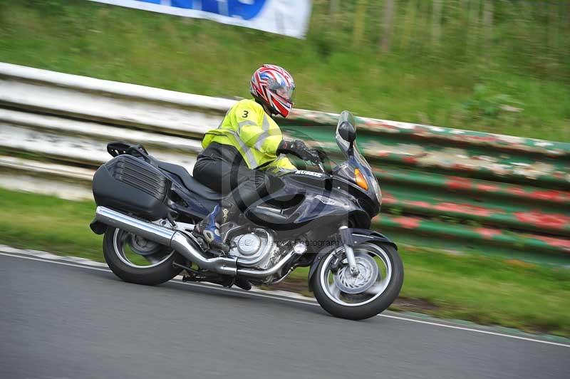 Mallory park Leicestershire;Mallory park photographs;Motorcycle action photographs;classic bikes;event digital images;eventdigitalimages;mallory park;no limits trackday;peter wileman photography;vintage bikes;vintage motorcycles;vmcc festival 1000 bikes