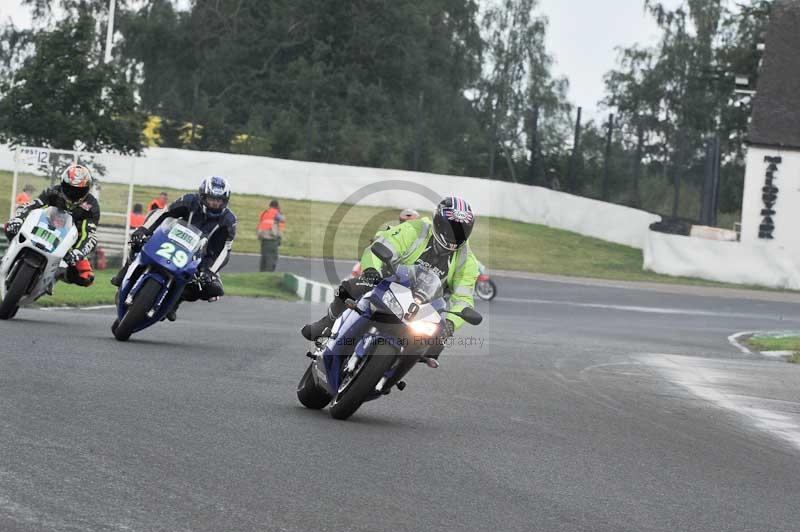 Mallory park Leicestershire;Mallory park photographs;Motorcycle action photographs;classic bikes;event digital images;eventdigitalimages;mallory park;no limits trackday;peter wileman photography;vintage bikes;vintage motorcycles;vmcc festival 1000 bikes