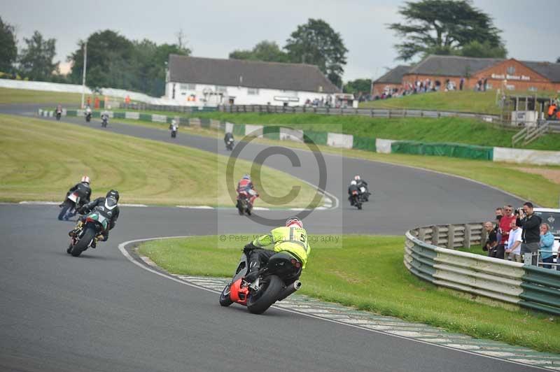 Mallory park Leicestershire;Mallory park photographs;Motorcycle action photographs;classic bikes;event digital images;eventdigitalimages;mallory park;no limits trackday;peter wileman photography;vintage bikes;vintage motorcycles;vmcc festival 1000 bikes