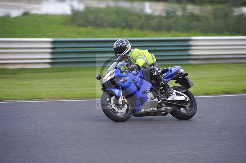 Mallory park Leicestershire;Mallory park photographs;Motorcycle action photographs;classic bikes;event digital images;eventdigitalimages;mallory park;no limits trackday;peter wileman photography;vintage bikes;vintage motorcycles;vmcc festival 1000 bikes