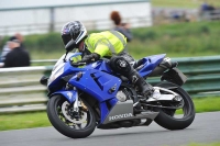 Mallory-park-Leicestershire;Mallory-park-photographs;Motorcycle-action-photographs;classic-bikes;event-digital-images;eventdigitalimages;mallory-park;no-limits-trackday;peter-wileman-photography;vintage-bikes;vintage-motorcycles;vmcc-festival-1000-bikes