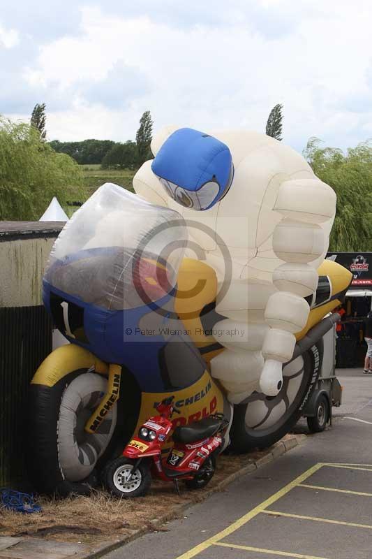 Mallory park Leicestershire;Mallory park photographs;Motorcycle action photographs;classic bikes;event digital images;eventdigitalimages;mallory park;no limits trackday;peter wileman photography;vintage bikes;vintage motorcycles;vmcc festival 1000 bikes