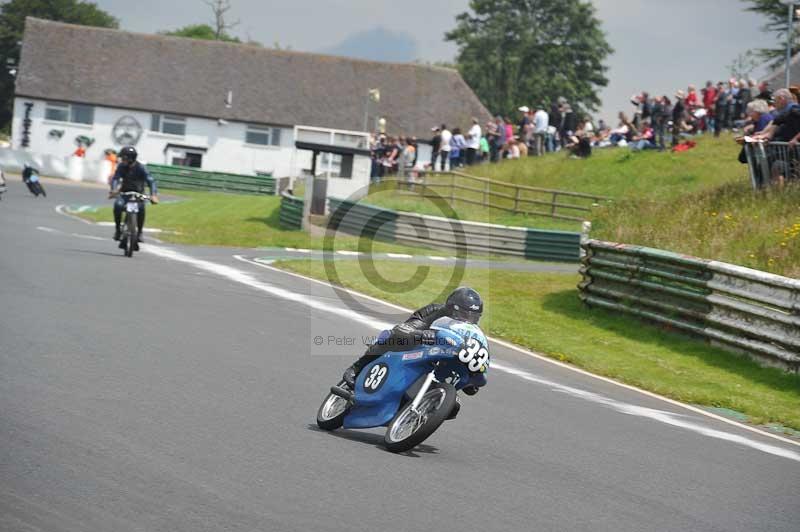 Mallory park Leicestershire;Mallory park photographs;Motorcycle action photographs;classic bikes;event digital images;eventdigitalimages;mallory park;no limits trackday;peter wileman photography;vintage bikes;vintage motorcycles;vmcc festival 1000 bikes