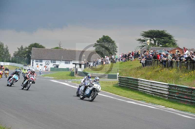 Mallory park Leicestershire;Mallory park photographs;Motorcycle action photographs;classic bikes;event digital images;eventdigitalimages;mallory park;no limits trackday;peter wileman photography;vintage bikes;vintage motorcycles;vmcc festival 1000 bikes