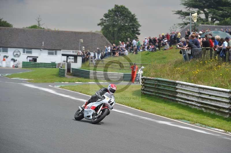 Mallory park Leicestershire;Mallory park photographs;Motorcycle action photographs;classic bikes;event digital images;eventdigitalimages;mallory park;no limits trackday;peter wileman photography;vintage bikes;vintage motorcycles;vmcc festival 1000 bikes