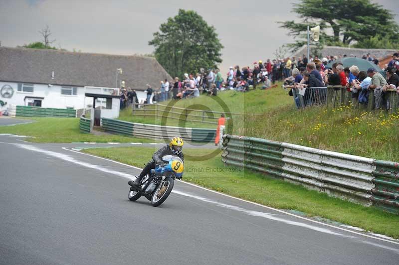 Mallory park Leicestershire;Mallory park photographs;Motorcycle action photographs;classic bikes;event digital images;eventdigitalimages;mallory park;no limits trackday;peter wileman photography;vintage bikes;vintage motorcycles;vmcc festival 1000 bikes