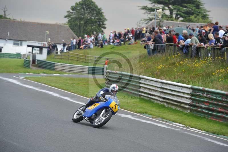 Mallory park Leicestershire;Mallory park photographs;Motorcycle action photographs;classic bikes;event digital images;eventdigitalimages;mallory park;no limits trackday;peter wileman photography;vintage bikes;vintage motorcycles;vmcc festival 1000 bikes