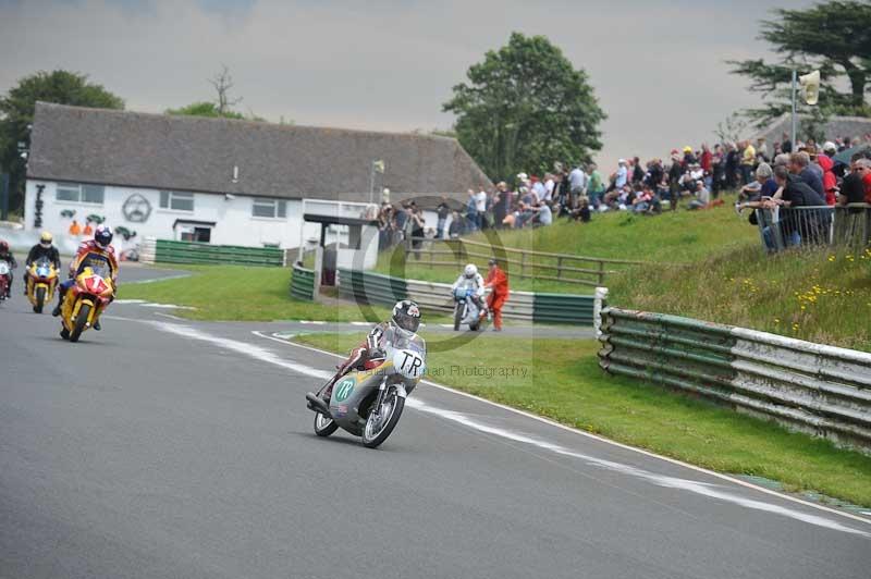 Mallory park Leicestershire;Mallory park photographs;Motorcycle action photographs;classic bikes;event digital images;eventdigitalimages;mallory park;no limits trackday;peter wileman photography;vintage bikes;vintage motorcycles;vmcc festival 1000 bikes