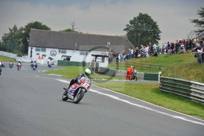 Mallory park Leicestershire;Mallory park photographs;Motorcycle action photographs;classic bikes;event digital images;eventdigitalimages;mallory park;no limits trackday;peter wileman photography;vintage bikes;vintage motorcycles;vmcc festival 1000 bikes