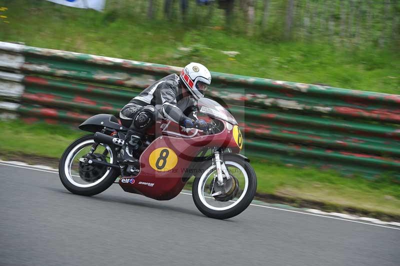 Mallory park Leicestershire;Mallory park photographs;Motorcycle action photographs;classic bikes;event digital images;eventdigitalimages;mallory park;no limits trackday;peter wileman photography;vintage bikes;vintage motorcycles;vmcc festival 1000 bikes