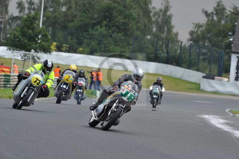 Mallory park Leicestershire;Mallory park photographs;Motorcycle action photographs;classic bikes;event digital images;eventdigitalimages;mallory park;no limits trackday;peter wileman photography;vintage bikes;vintage motorcycles;vmcc festival 1000 bikes