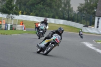 Mallory-park-Leicestershire;Mallory-park-photographs;Motorcycle-action-photographs;classic-bikes;event-digital-images;eventdigitalimages;mallory-park;no-limits-trackday;peter-wileman-photography;vintage-bikes;vintage-motorcycles;vmcc-festival-1000-bikes