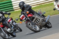 Mallory-park-Leicestershire;Mallory-park-photographs;Motorcycle-action-photographs;classic-bikes;event-digital-images;eventdigitalimages;mallory-park;no-limits-trackday;peter-wileman-photography;vintage-bikes;vintage-motorcycles;vmcc-festival-1000-bikes