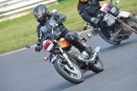 Mallory-park-Leicestershire;Mallory-park-photographs;Motorcycle-action-photographs;classic-bikes;event-digital-images;eventdigitalimages;mallory-park;no-limits-trackday;peter-wileman-photography;vintage-bikes;vintage-motorcycles;vmcc-festival-1000-bikes