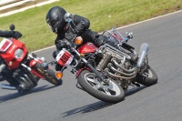 Mallory-park-Leicestershire;Mallory-park-photographs;Motorcycle-action-photographs;classic-bikes;event-digital-images;eventdigitalimages;mallory-park;no-limits-trackday;peter-wileman-photography;vintage-bikes;vintage-motorcycles;vmcc-festival-1000-bikes