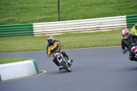 Mallory-park-Leicestershire;Mallory-park-photographs;Motorcycle-action-photographs;classic-bikes;event-digital-images;eventdigitalimages;mallory-park;no-limits-trackday;peter-wileman-photography;vintage-bikes;vintage-motorcycles;vmcc-festival-1000-bikes