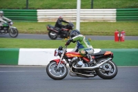 Mallory-park-Leicestershire;Mallory-park-photographs;Motorcycle-action-photographs;classic-bikes;event-digital-images;eventdigitalimages;mallory-park;no-limits-trackday;peter-wileman-photography;vintage-bikes;vintage-motorcycles;vmcc-festival-1000-bikes