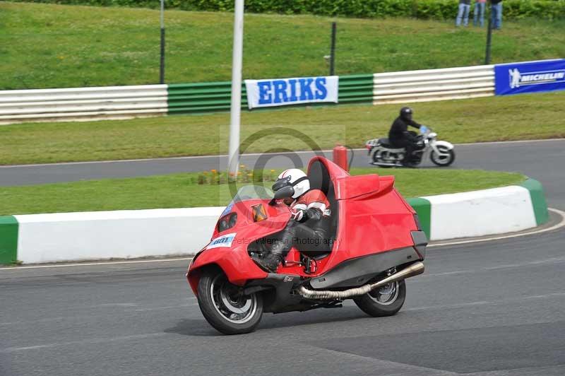 Mallory park Leicestershire;Mallory park photographs;Motorcycle action photographs;classic bikes;event digital images;eventdigitalimages;mallory park;no limits trackday;peter wileman photography;vintage bikes;vintage motorcycles;vmcc festival 1000 bikes