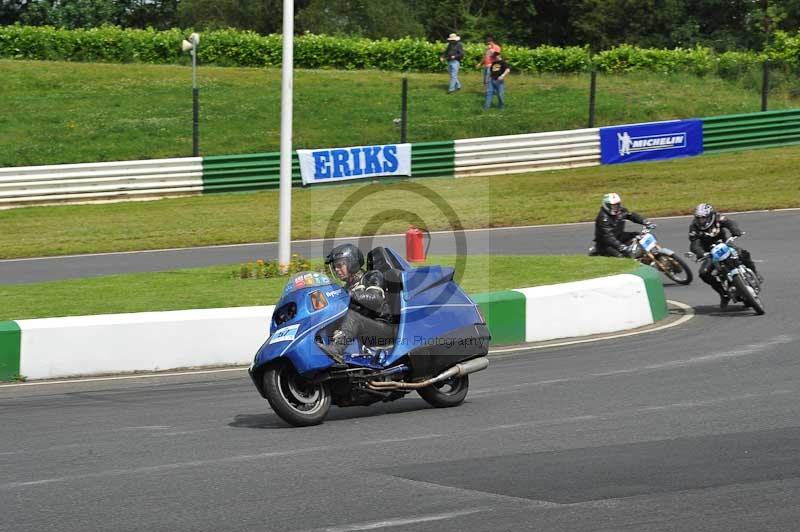 Mallory park Leicestershire;Mallory park photographs;Motorcycle action photographs;classic bikes;event digital images;eventdigitalimages;mallory park;no limits trackday;peter wileman photography;vintage bikes;vintage motorcycles;vmcc festival 1000 bikes