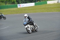 Mallory-park-Leicestershire;Mallory-park-photographs;Motorcycle-action-photographs;classic-bikes;event-digital-images;eventdigitalimages;mallory-park;no-limits-trackday;peter-wileman-photography;vintage-bikes;vintage-motorcycles;vmcc-festival-1000-bikes