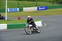 Mallory-park-Leicestershire;Mallory-park-photographs;Motorcycle-action-photographs;classic-bikes;event-digital-images;eventdigitalimages;mallory-park;no-limits-trackday;peter-wileman-photography;vintage-bikes;vintage-motorcycles;vmcc-festival-1000-bikes