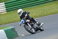 Mallory-park-Leicestershire;Mallory-park-photographs;Motorcycle-action-photographs;classic-bikes;event-digital-images;eventdigitalimages;mallory-park;no-limits-trackday;peter-wileman-photography;vintage-bikes;vintage-motorcycles;vmcc-festival-1000-bikes