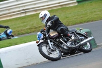 Mallory-park-Leicestershire;Mallory-park-photographs;Motorcycle-action-photographs;classic-bikes;event-digital-images;eventdigitalimages;mallory-park;no-limits-trackday;peter-wileman-photography;vintage-bikes;vintage-motorcycles;vmcc-festival-1000-bikes