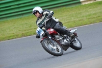 Mallory-park-Leicestershire;Mallory-park-photographs;Motorcycle-action-photographs;classic-bikes;event-digital-images;eventdigitalimages;mallory-park;no-limits-trackday;peter-wileman-photography;vintage-bikes;vintage-motorcycles;vmcc-festival-1000-bikes