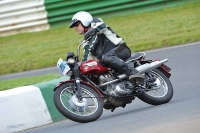 Mallory-park-Leicestershire;Mallory-park-photographs;Motorcycle-action-photographs;classic-bikes;event-digital-images;eventdigitalimages;mallory-park;no-limits-trackday;peter-wileman-photography;vintage-bikes;vintage-motorcycles;vmcc-festival-1000-bikes