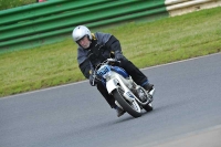 Mallory-park-Leicestershire;Mallory-park-photographs;Motorcycle-action-photographs;classic-bikes;event-digital-images;eventdigitalimages;mallory-park;no-limits-trackday;peter-wileman-photography;vintage-bikes;vintage-motorcycles;vmcc-festival-1000-bikes