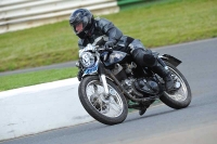 Mallory-park-Leicestershire;Mallory-park-photographs;Motorcycle-action-photographs;classic-bikes;event-digital-images;eventdigitalimages;mallory-park;no-limits-trackday;peter-wileman-photography;vintage-bikes;vintage-motorcycles;vmcc-festival-1000-bikes