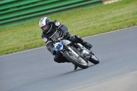 Mallory-park-Leicestershire;Mallory-park-photographs;Motorcycle-action-photographs;classic-bikes;event-digital-images;eventdigitalimages;mallory-park;no-limits-trackday;peter-wileman-photography;vintage-bikes;vintage-motorcycles;vmcc-festival-1000-bikes