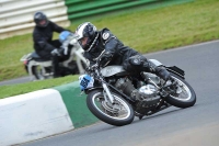 Mallory-park-Leicestershire;Mallory-park-photographs;Motorcycle-action-photographs;classic-bikes;event-digital-images;eventdigitalimages;mallory-park;no-limits-trackday;peter-wileman-photography;vintage-bikes;vintage-motorcycles;vmcc-festival-1000-bikes