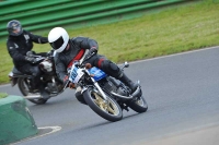 Mallory-park-Leicestershire;Mallory-park-photographs;Motorcycle-action-photographs;classic-bikes;event-digital-images;eventdigitalimages;mallory-park;no-limits-trackday;peter-wileman-photography;vintage-bikes;vintage-motorcycles;vmcc-festival-1000-bikes