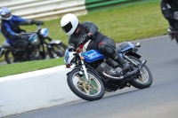 Mallory-park-Leicestershire;Mallory-park-photographs;Motorcycle-action-photographs;classic-bikes;event-digital-images;eventdigitalimages;mallory-park;no-limits-trackday;peter-wileman-photography;vintage-bikes;vintage-motorcycles;vmcc-festival-1000-bikes