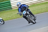 Mallory-park-Leicestershire;Mallory-park-photographs;Motorcycle-action-photographs;classic-bikes;event-digital-images;eventdigitalimages;mallory-park;no-limits-trackday;peter-wileman-photography;vintage-bikes;vintage-motorcycles;vmcc-festival-1000-bikes