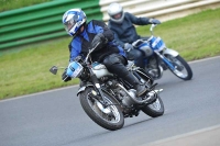 Mallory-park-Leicestershire;Mallory-park-photographs;Motorcycle-action-photographs;classic-bikes;event-digital-images;eventdigitalimages;mallory-park;no-limits-trackday;peter-wileman-photography;vintage-bikes;vintage-motorcycles;vmcc-festival-1000-bikes