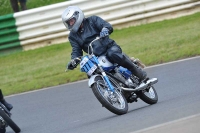 Mallory-park-Leicestershire;Mallory-park-photographs;Motorcycle-action-photographs;classic-bikes;event-digital-images;eventdigitalimages;mallory-park;no-limits-trackday;peter-wileman-photography;vintage-bikes;vintage-motorcycles;vmcc-festival-1000-bikes