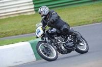 Mallory-park-Leicestershire;Mallory-park-photographs;Motorcycle-action-photographs;classic-bikes;event-digital-images;eventdigitalimages;mallory-park;no-limits-trackday;peter-wileman-photography;vintage-bikes;vintage-motorcycles;vmcc-festival-1000-bikes