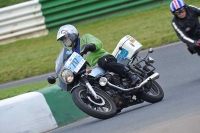 Mallory-park-Leicestershire;Mallory-park-photographs;Motorcycle-action-photographs;classic-bikes;event-digital-images;eventdigitalimages;mallory-park;no-limits-trackday;peter-wileman-photography;vintage-bikes;vintage-motorcycles;vmcc-festival-1000-bikes